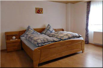 schlafzimmer-1-1.jpg